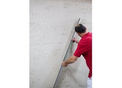 Baumit G F 15, Gipsputz abrichten | © Baumit G F 15, Gipsputz abrichten