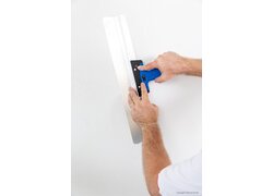 KlimaFinish Spachtel 20kg, Abglätten der Wand mit Flächenglätter