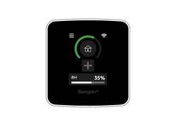 Wandbediengerät Genius von Swegon, das den Feuchtigkeitswert (RH) anzeigt, mit einer Wi-Fi-Verbindung ausgestattet 
