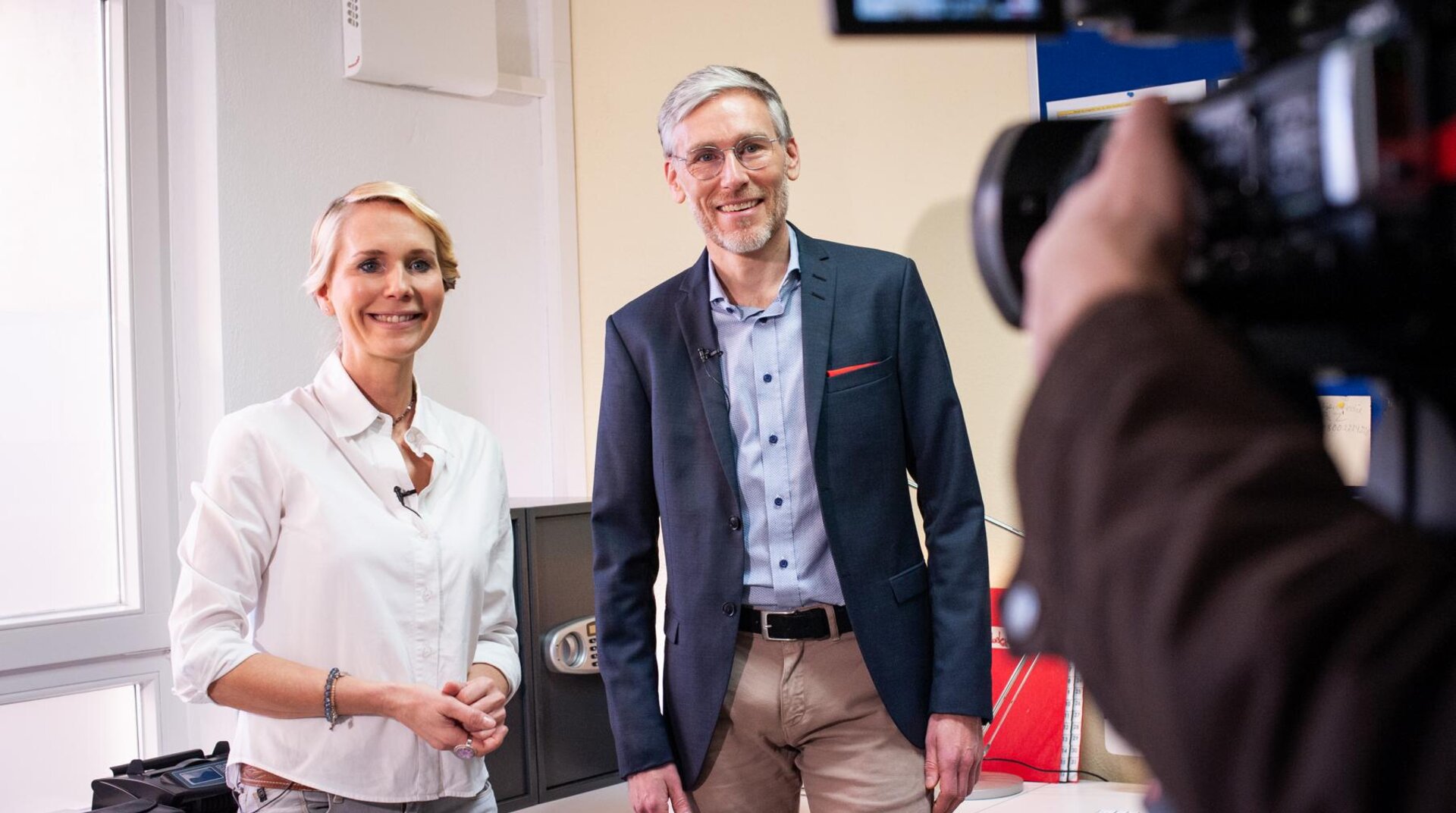 Nicole Renneberg und Heiko Braun vor der Kamera