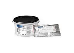  Produkt "Kempertec EP5," bestehend aus einem Eimer (3 x 1,00 kg) und einem silbernen Beutel, jeweils mit Etiketten, die technische Informationen, Gefahrensymbole und Anwendungshinweise enthalten, zur Verwendung als Grundierung 