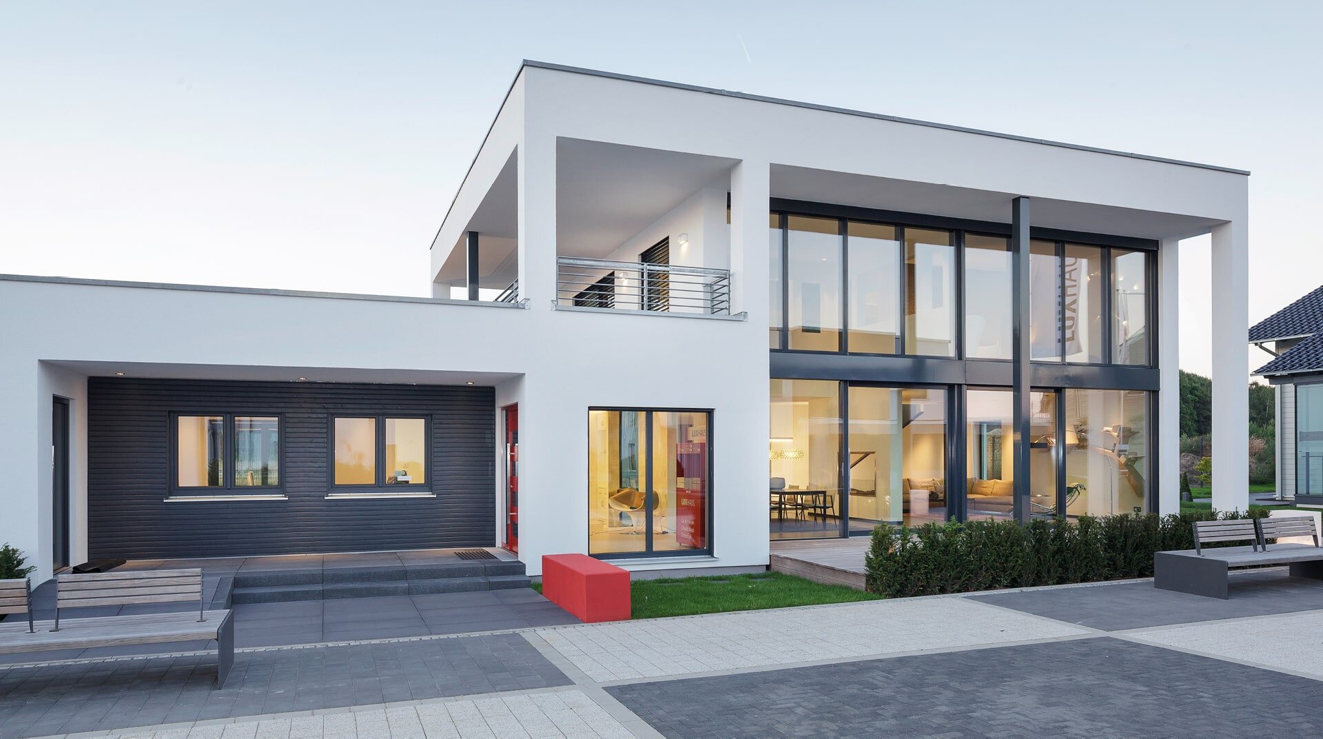 Musterhaus Köln LUXHAUS Vertrieb GmbH & Co. KG