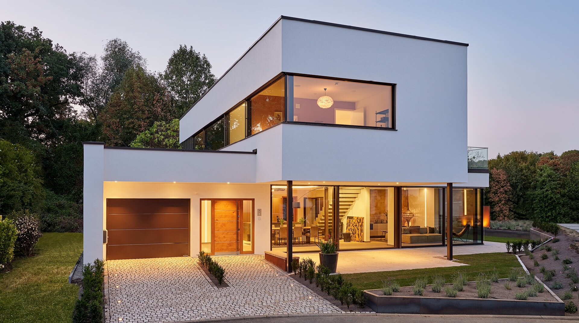 Musterhaus Bad Vilbel, weißes Haus von außen