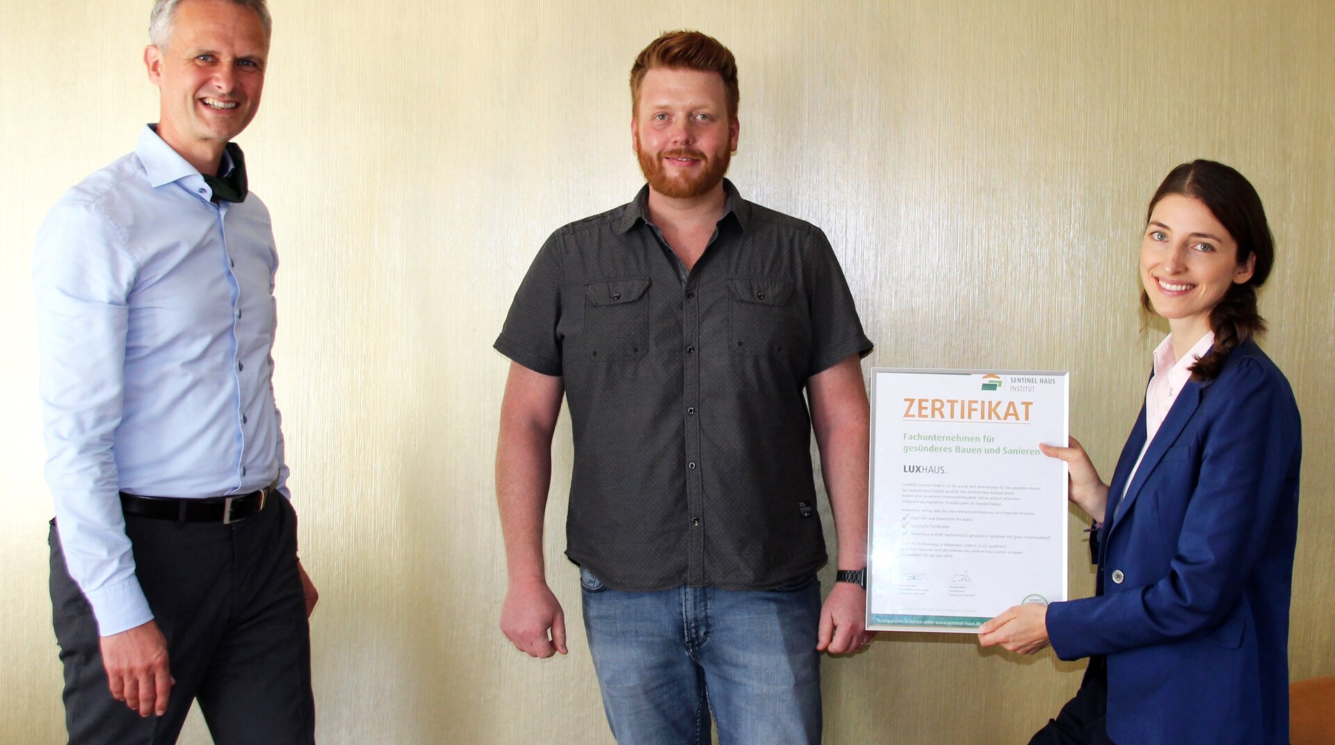 LUXHAUS Zertifikatsübergabe