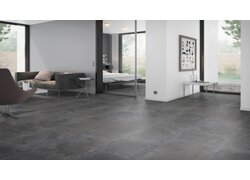 Modernes, helles Wohnzimmer mit SPC Bodenbelag.
