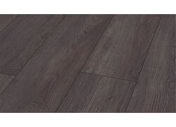 Helles Holzparkett mit geraden Linien.