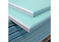 Rigips Die Leichte RBI 25 (imprägniert), grüne Rigipsplatten aufeinander gestapelt