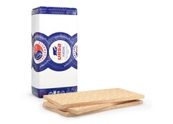 URSA Pureone Trennwandplatte TWP 37, hinten verpackt und stehend, davor Platten lose übereinander gelegt